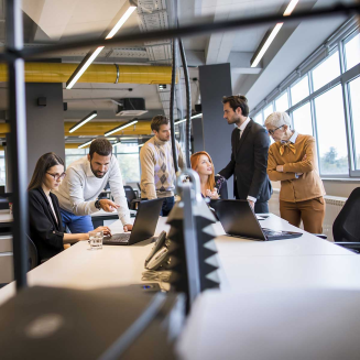 business-people-working-in-the-modern-office-2025-02-21-15-00-07-utc.webp